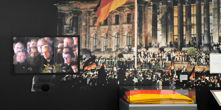 28 German Unity Flag